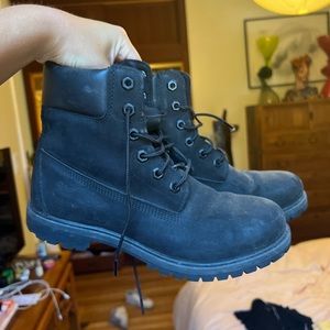 Black Timberland boots. Worn once or twice. Womens 8